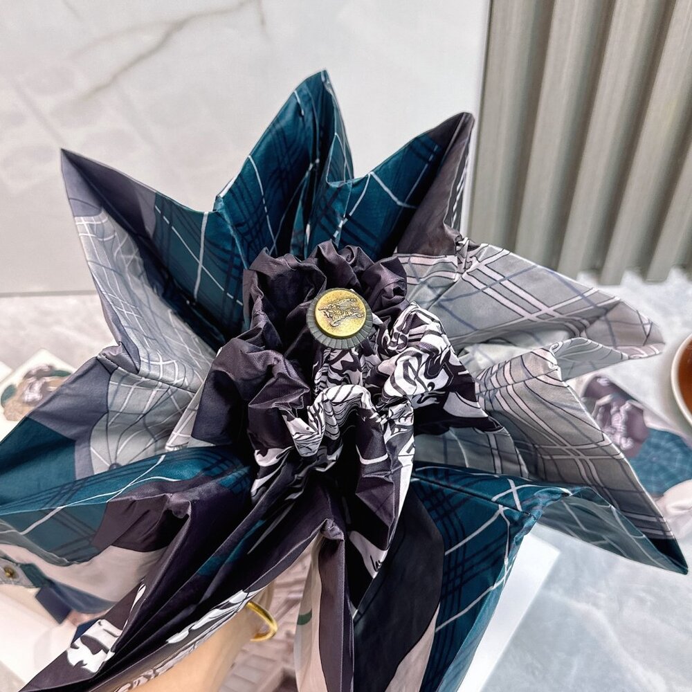 Burberry Knight Print Patchwork Compact Umbrella - image 5